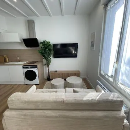 L'ancre Rochelaise Proche Marche Et Vieux Port * La Rochelle (Charente-Maritime)