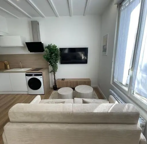 L'ancre Rochelaise Proche Marché Et Vieux Port * La Rochelle (Charente-Maritime)