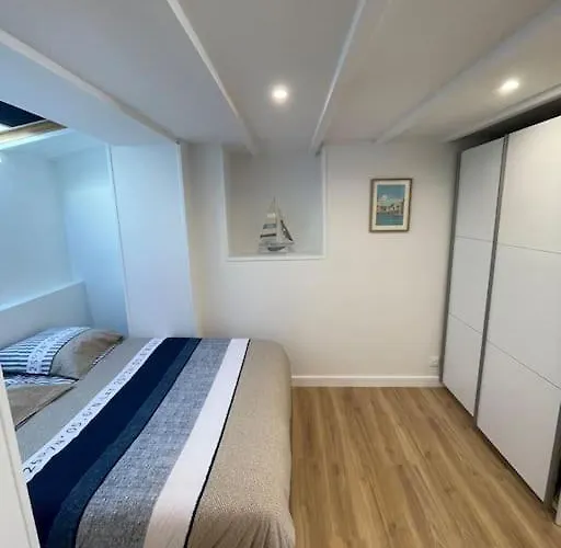 L'ancre Rochelaise Proche Marché Et Vieux Port La Rochelle (Charente-Maritime)